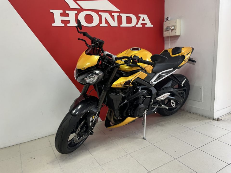 TRIUMPH STREET TRIPLE 765 RS 4