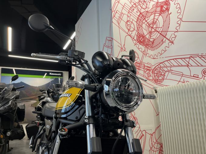 KAWASAKI Z 650 RS 4