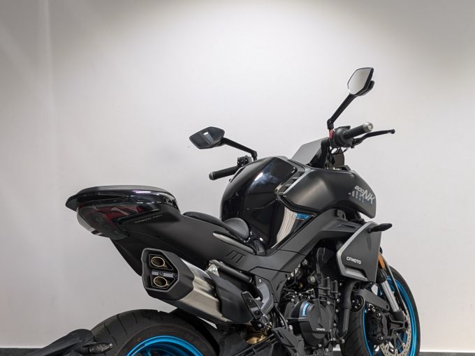 CF MOTO 800 nk advanced 4