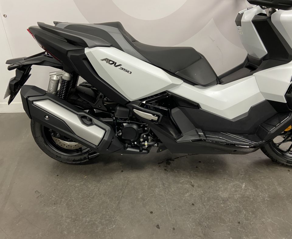 HONDA ADV 350 4