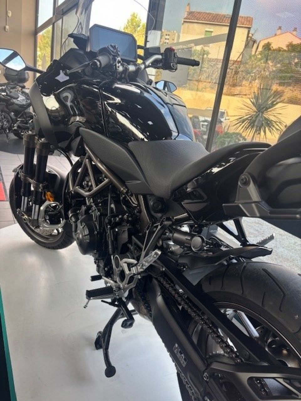 YAMAHA NIKEN 850 GT 4