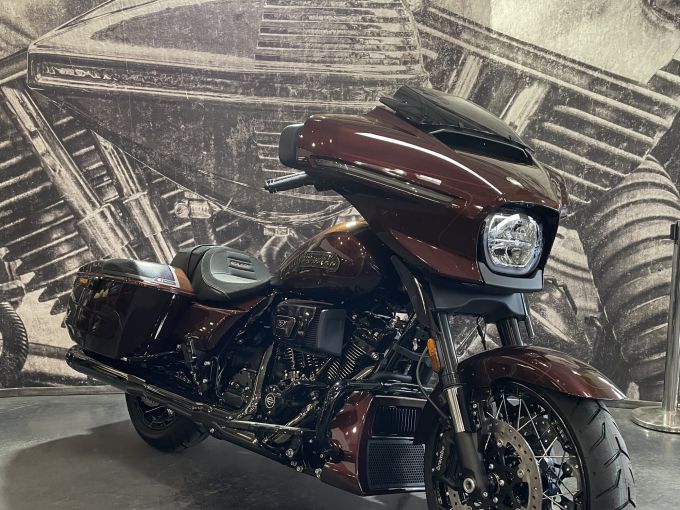HARLEY-DAVIDSON TOURING STREET GLIDE 1977 CVO  4