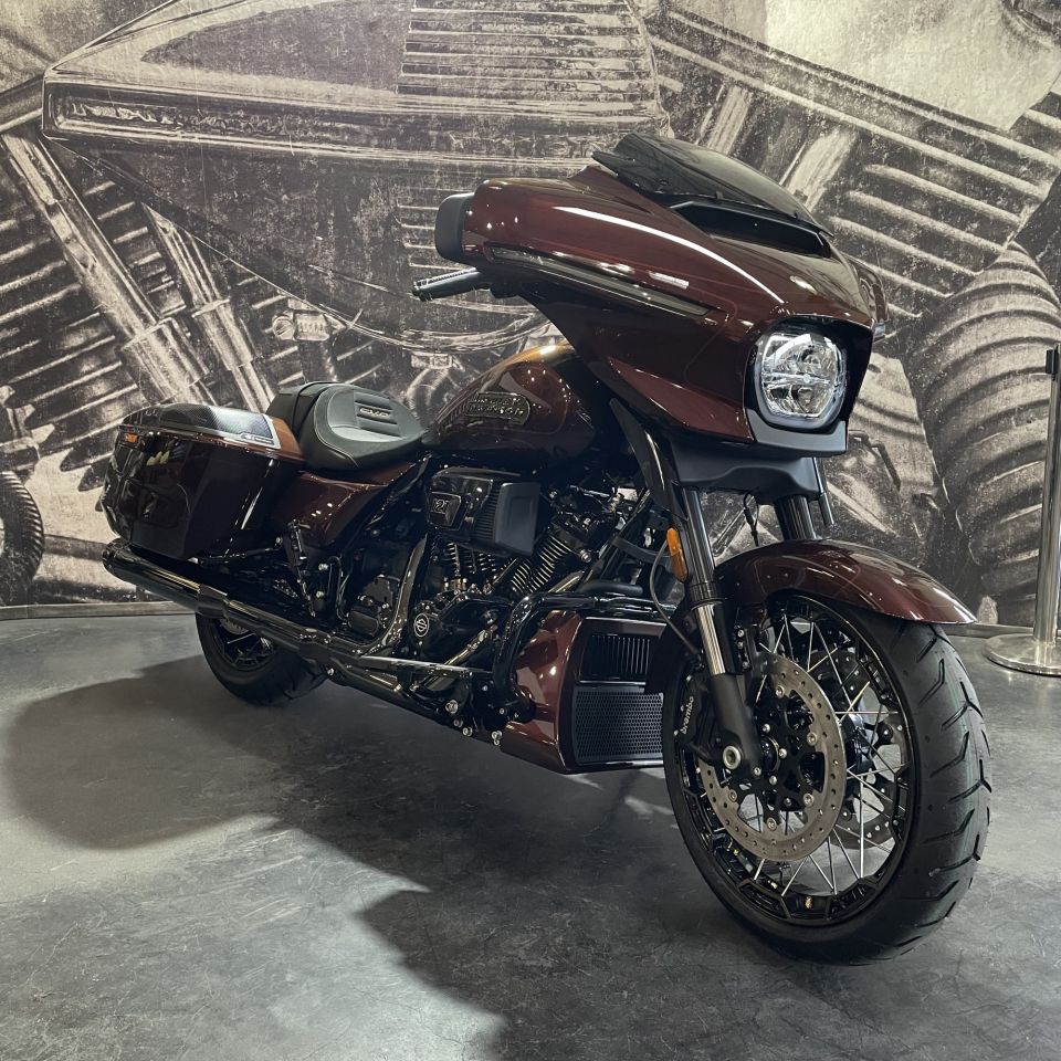 HARLEY-DAVIDSON TOURING STREET GLIDE 1977 CVO  4