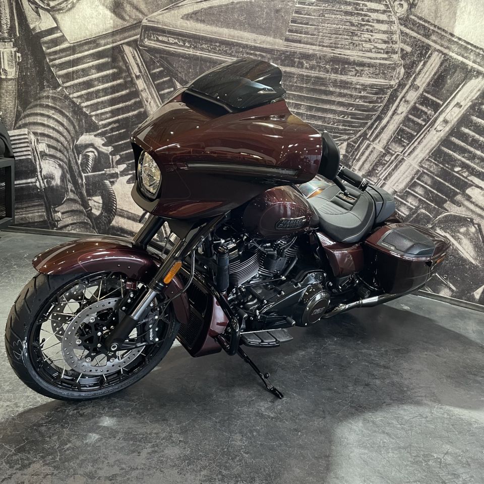 HARLEY-DAVIDSON TOURING STREET GLIDE 1977 CVO  4