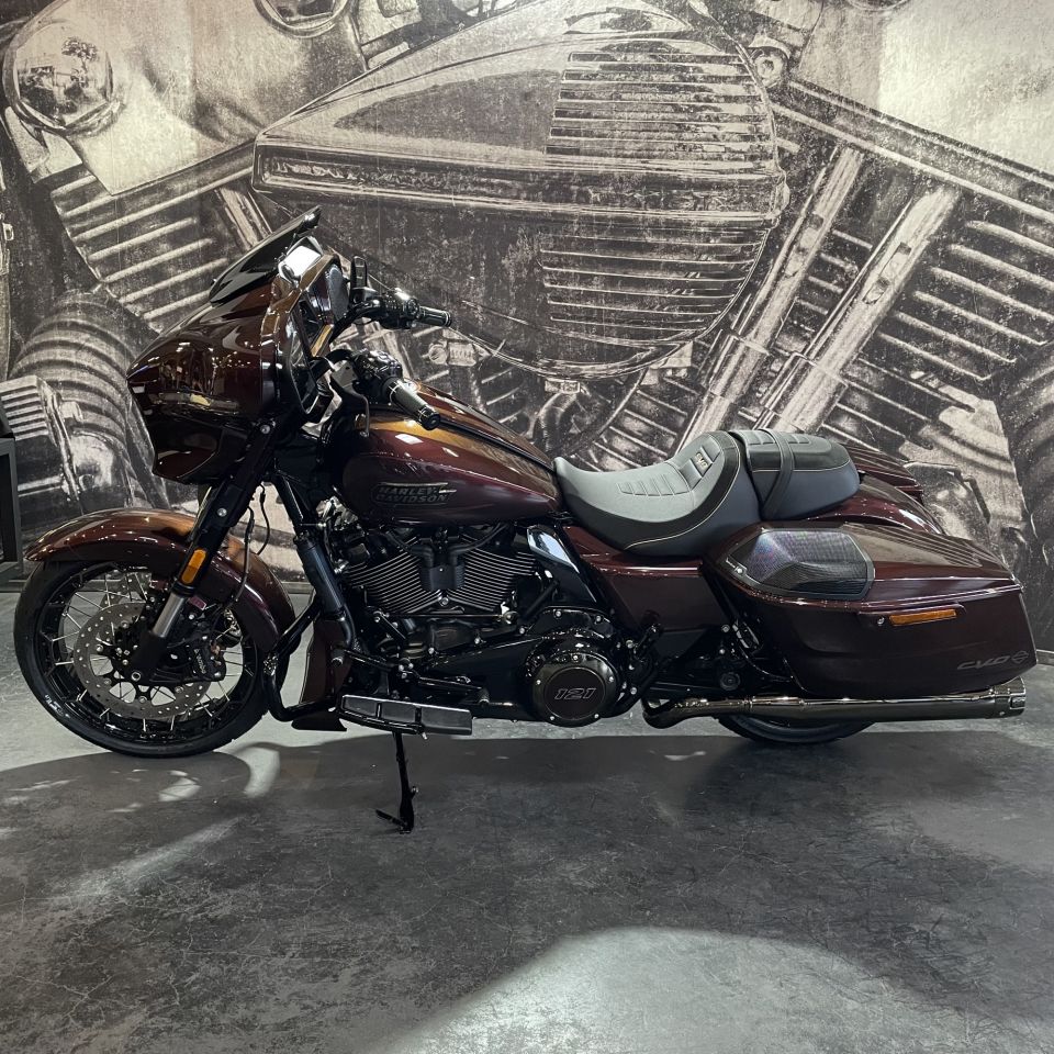 HARLEY-DAVIDSON TOURING STREET GLIDE 1977 CVO  4