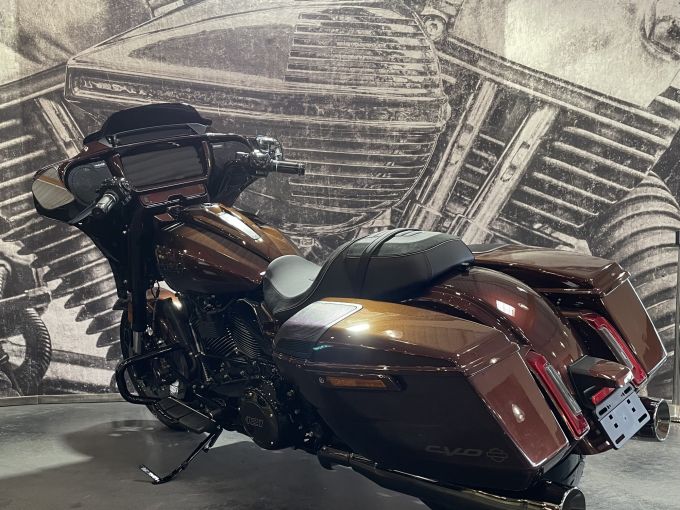HARLEY-DAVIDSON TOURING STREET GLIDE 1977 CVO  4