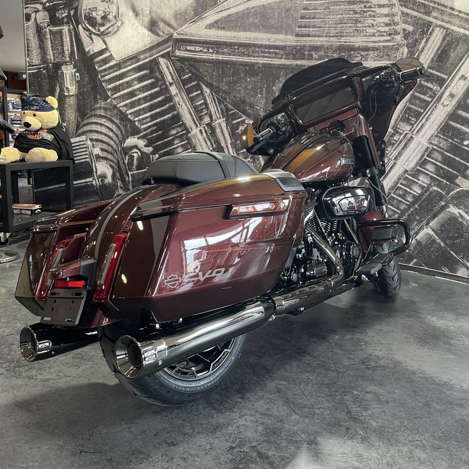 HARLEY-DAVIDSON TOURING STREET GLIDE 1977 CVO  4