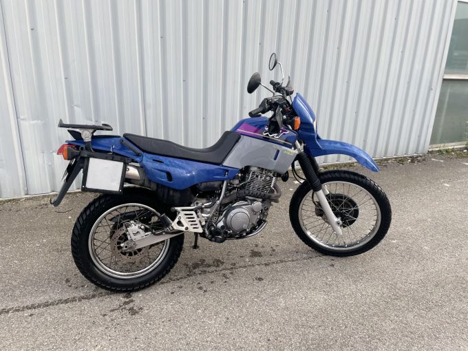 YAMAHA XTE 4