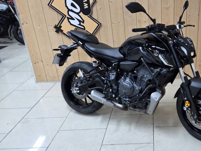 YAMAHA MT-07 (47.5CV) 4