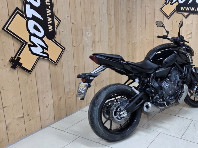 YAMAHA MT-07 (47.5CV) 4
