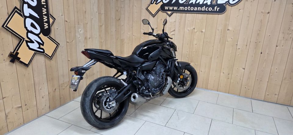 YAMAHA MT-07 (47.5CV) 4