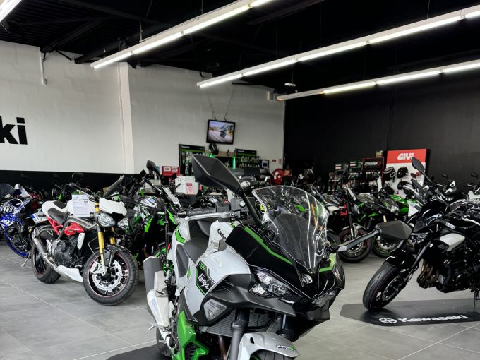 KAWASAKI Ninja 7 Hybrid 4