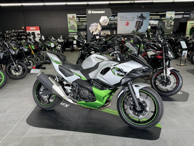 KAWASAKI Ninja 7 Hybrid 4