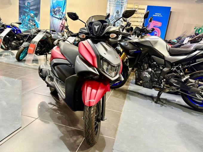 YAMAHA RayZR 125 4