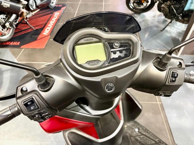 YAMAHA RayZR 125 4