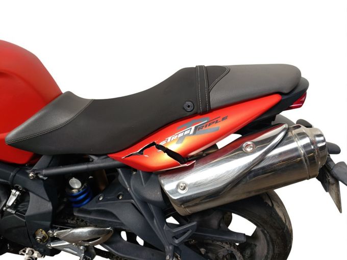 TRIUMPH STREET TRIPLE 675 R 4