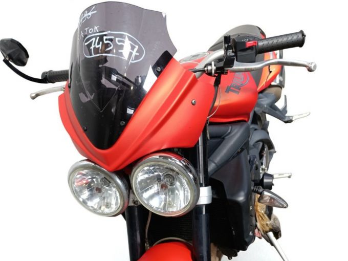 TRIUMPH STREET TRIPLE 675 R 4