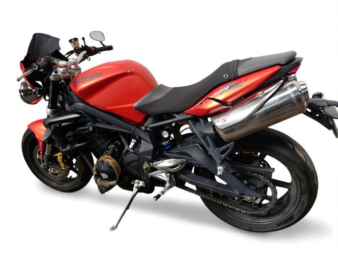 TRIUMPH STREET TRIPLE 675 R 4