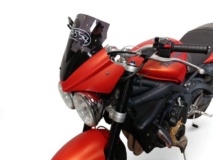 TRIUMPH STREET TRIPLE 675 R 4