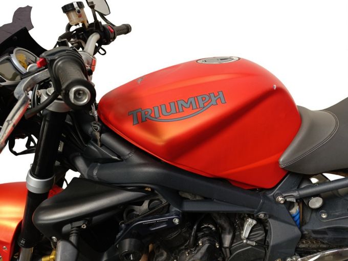 TRIUMPH STREET TRIPLE 675 R 4