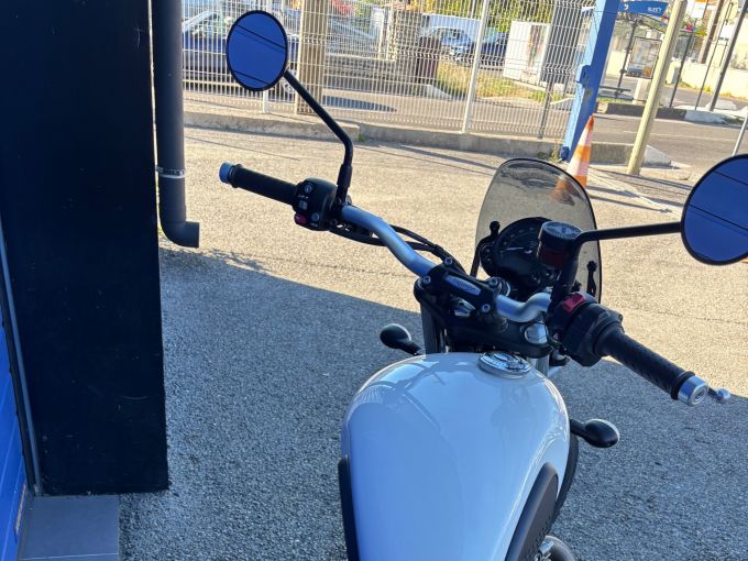 TRIUMPH STREET SCRAMBLER  900 4