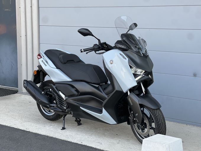 YAMAHA XMAX 125 TECH MAX 4