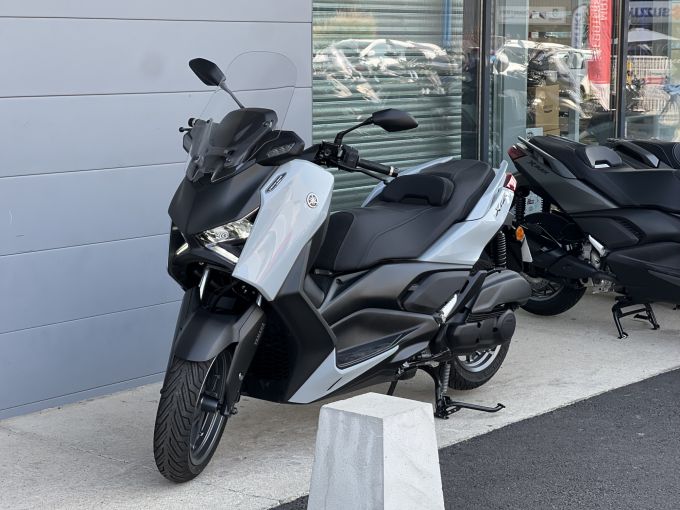 YAMAHA XMAX 125 TECH MAX 4