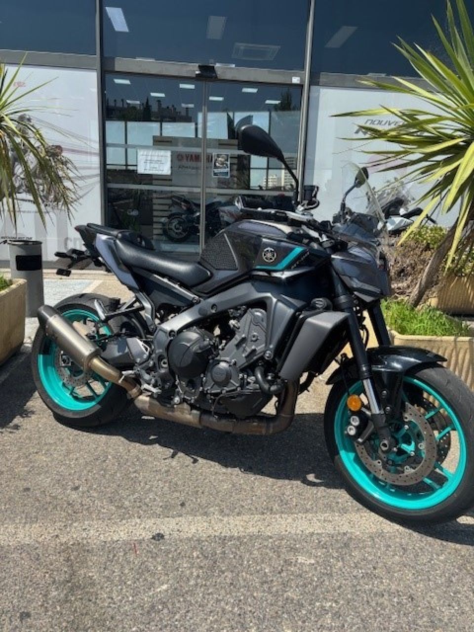 YAMAHA MT-09 4