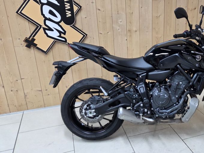 YAMAHA MT-07 (47.5CV) 4