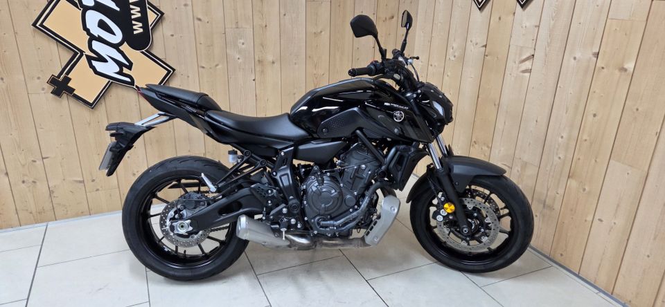 YAMAHA MT-07 (47.5CV) 4