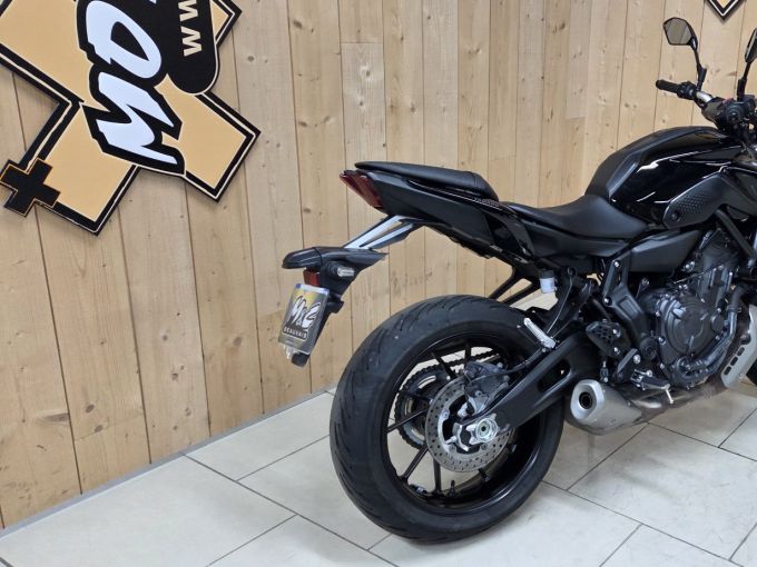 YAMAHA MT-07 (47.5CV) 4
