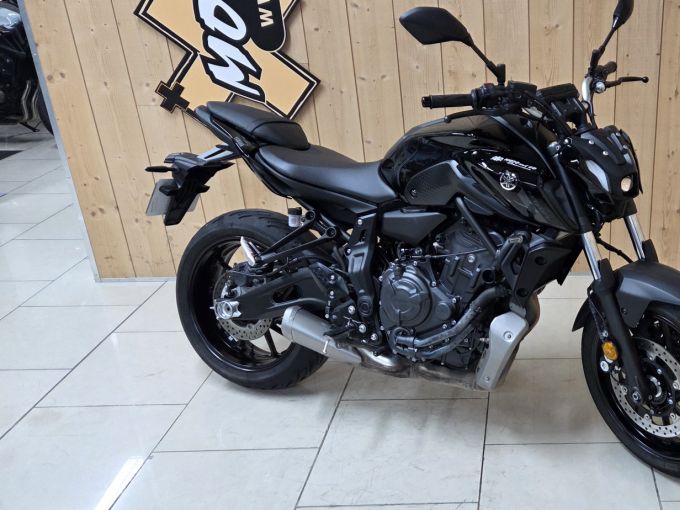YAMAHA MT-07 (47.5CV) 4