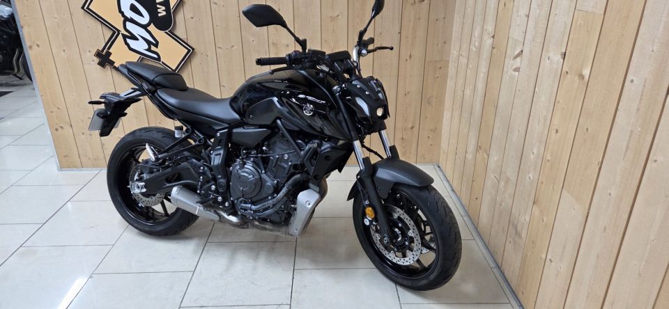 YAMAHA MT-07 (47.5CV) 4
