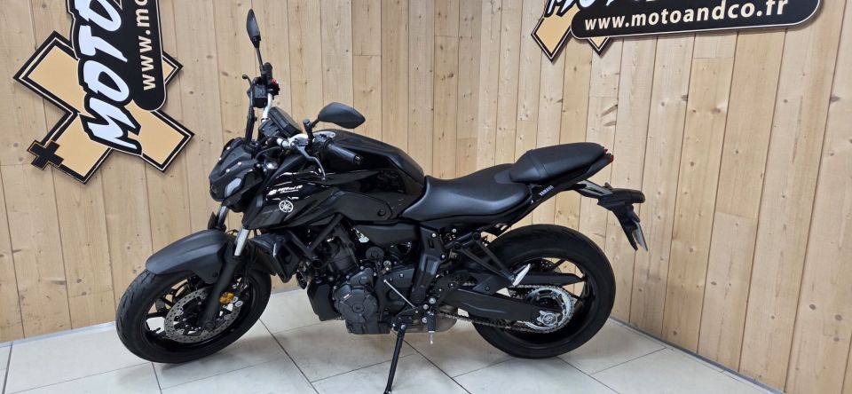 YAMAHA MT-07 (47.5CV) 4