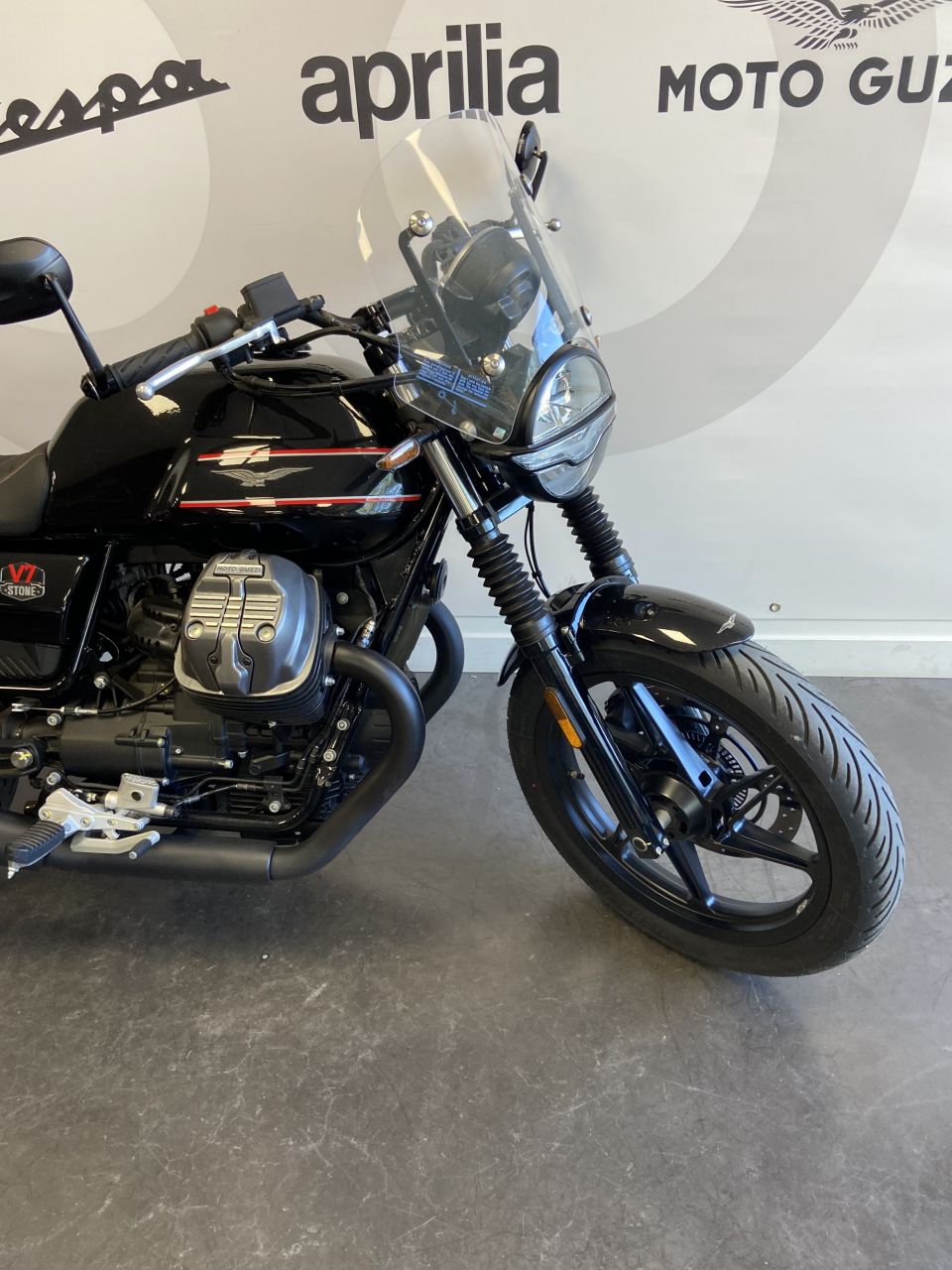 MOTO GUZZI V7 SPECIAL 4