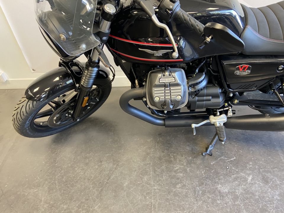 MOTO GUZZI V7 SPECIAL 4