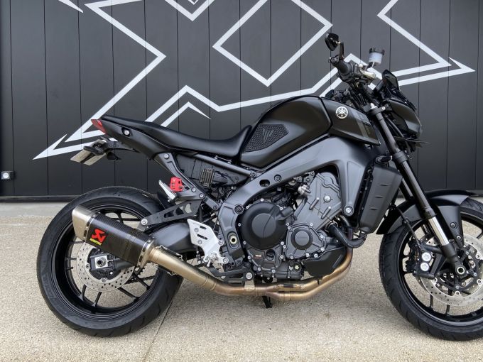 YAMAHA MT-09 4