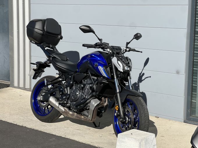 YAMAHA MT-07 4