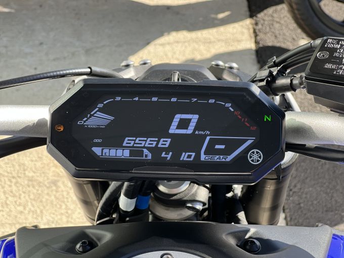 YAMAHA MT-07 4