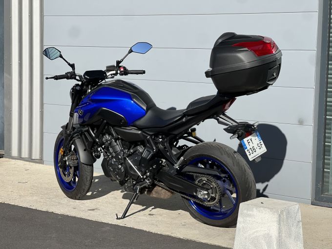 YAMAHA MT-07 4