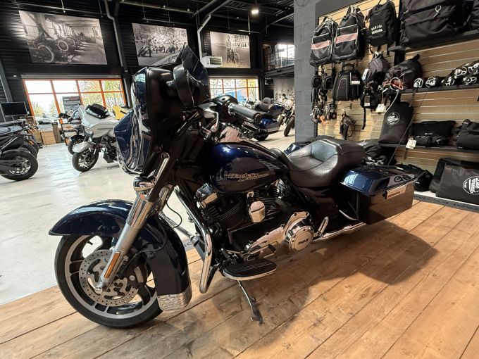 HARLEY-DAVIDSON TOURING STREET GLIDE 1690 4