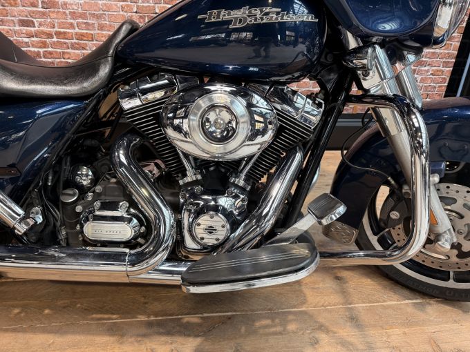 HARLEY-DAVIDSON TOURING STREET GLIDE 1690 4