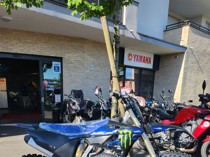 YAMAHA YZ125 MONSTER ENERGY 4