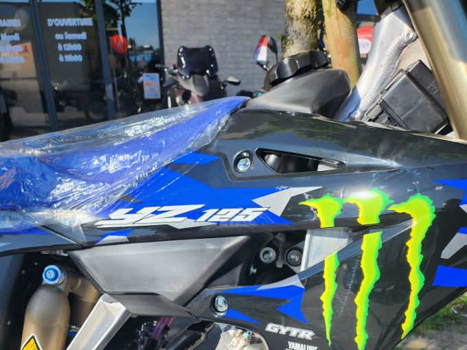 YAMAHA YZ125 MONSTER ENERGY 4