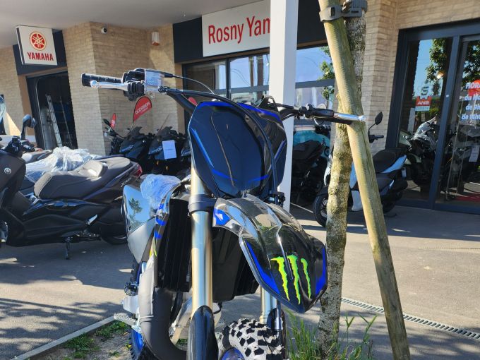 YAMAHA YZ125 MONSTER ENERGY 4