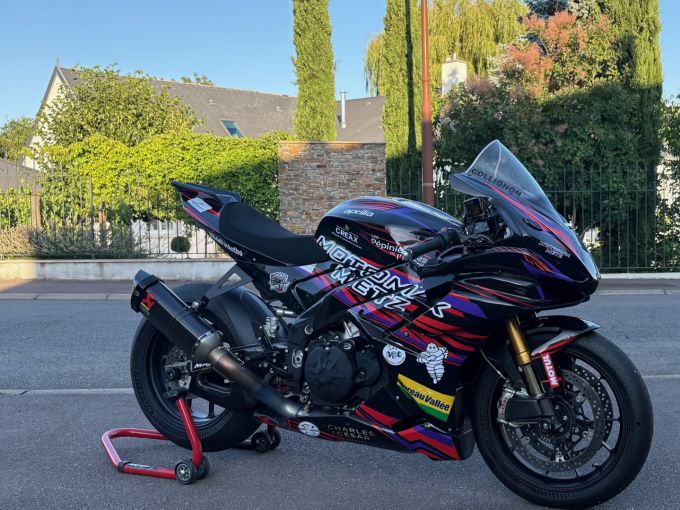 APRILIA RSV4 1100 FACTORY 4