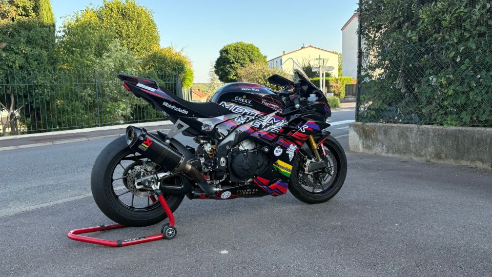 APRILIA RSV4 1100 FACTORY 4