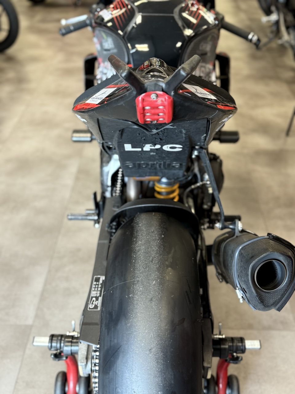 APRILIA RSV4 1100 FACTORY 4