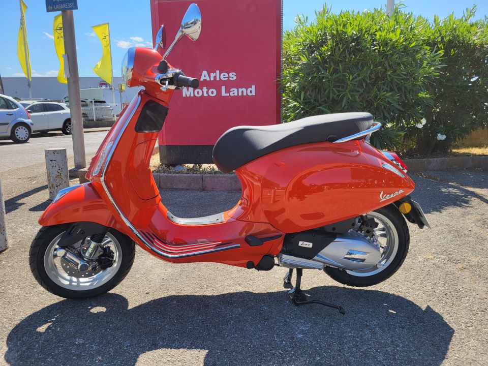 VESPA PRIMAVERA 125 4