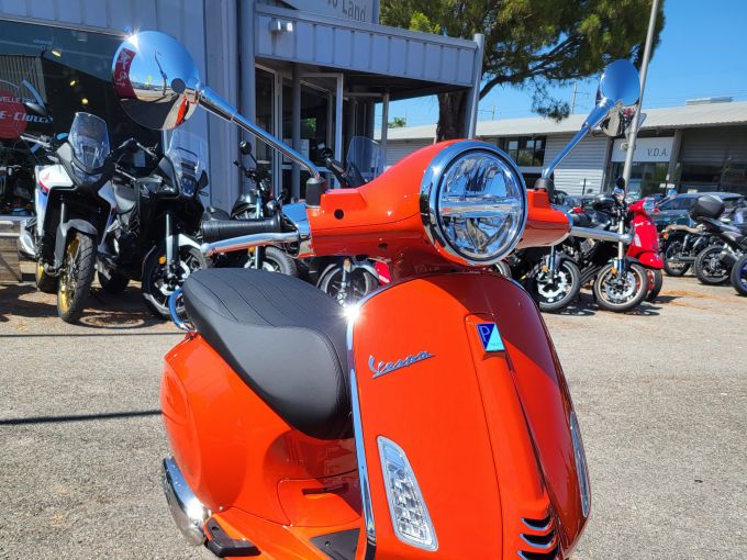 VESPA PRIMAVERA 125 4